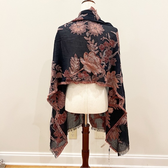 Chicos NEW Scarf Black Pink Textured Floral Leaves Cotton Fringe Oblong Boho - Picture 3 of 11